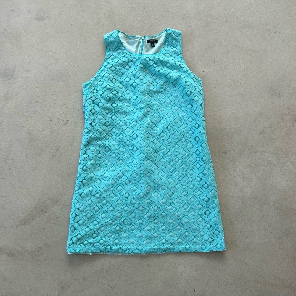 Retro lace dress